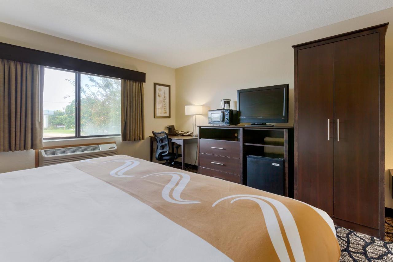 Quality Inn Oshkosh Dış mekan fotoğraf