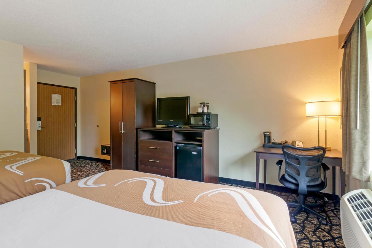 Quality Inn Oshkosh Dış mekan fotoğraf