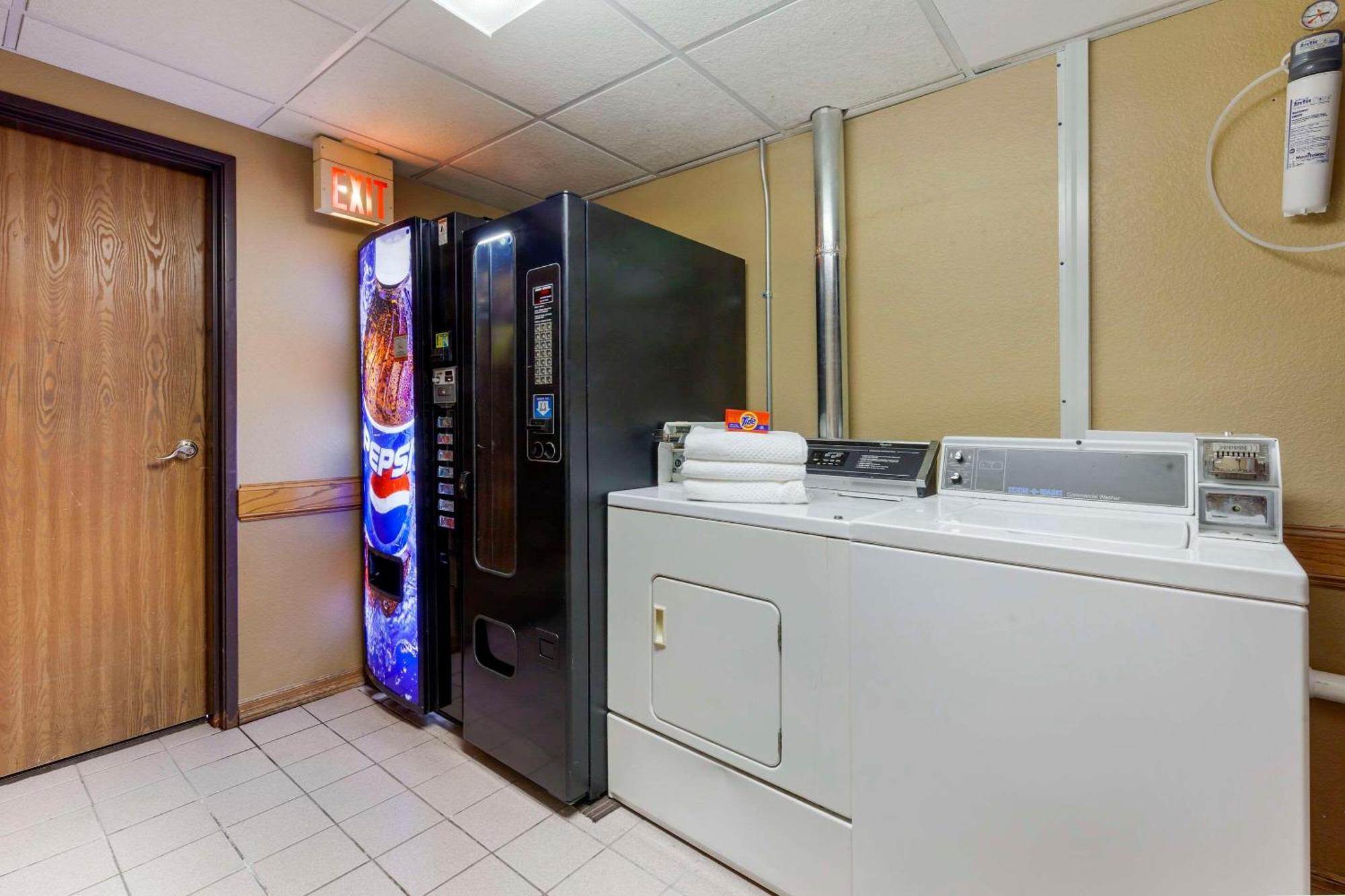 Quality Inn Oshkosh Dış mekan fotoğraf