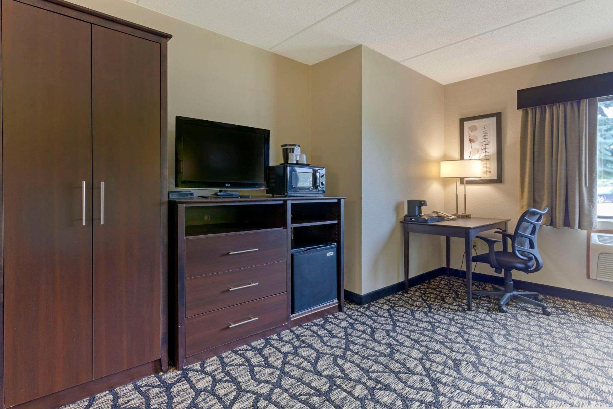 Quality Inn Oshkosh Dış mekan fotoğraf