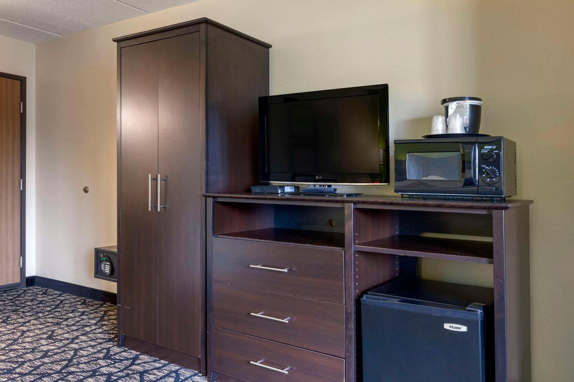 Quality Inn Oshkosh Dış mekan fotoğraf
