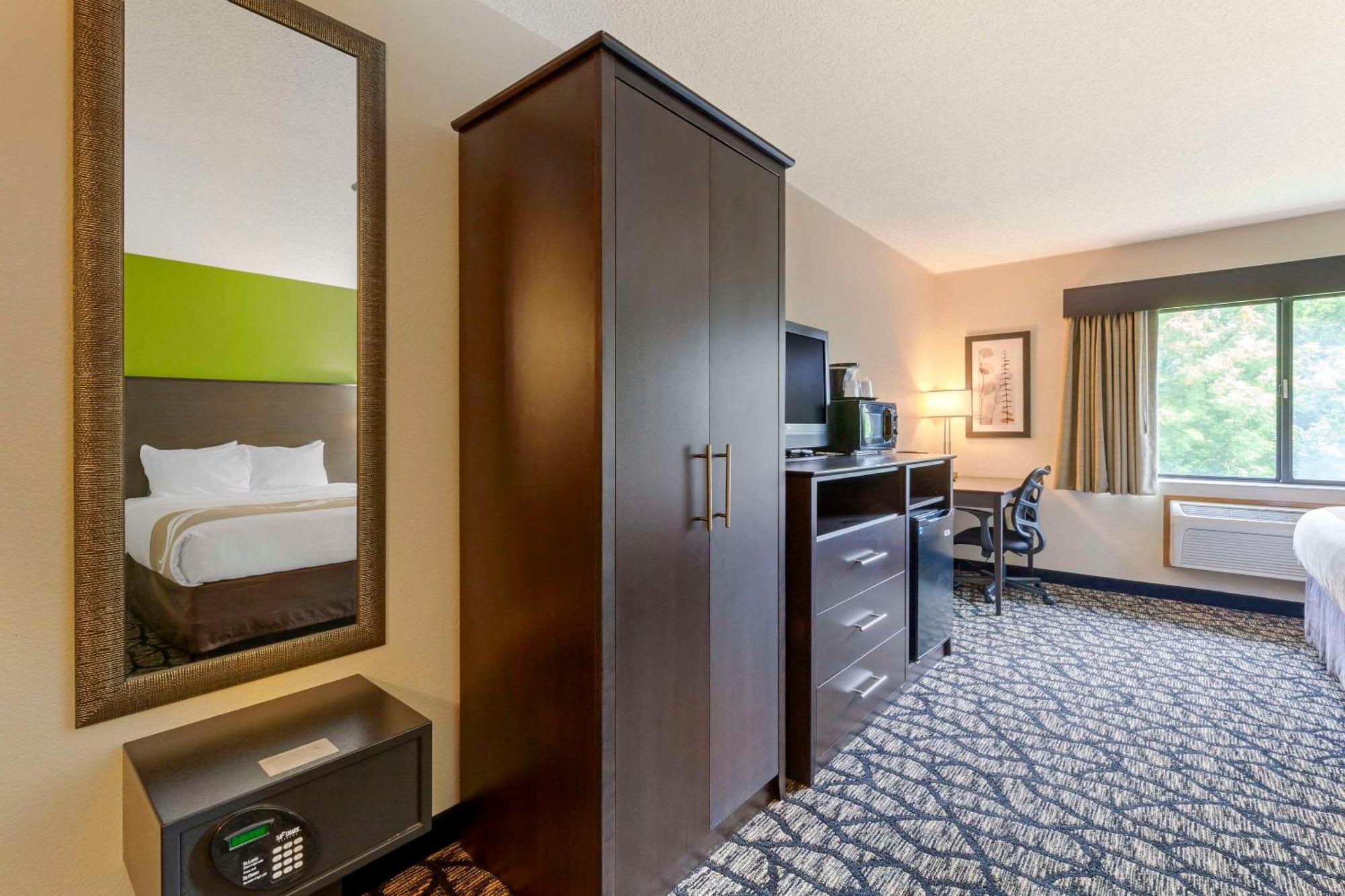 Quality Inn Oshkosh Dış mekan fotoğraf