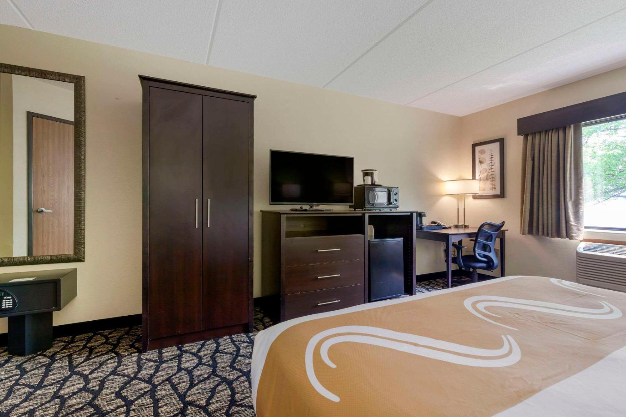 Quality Inn Oshkosh Dış mekan fotoğraf