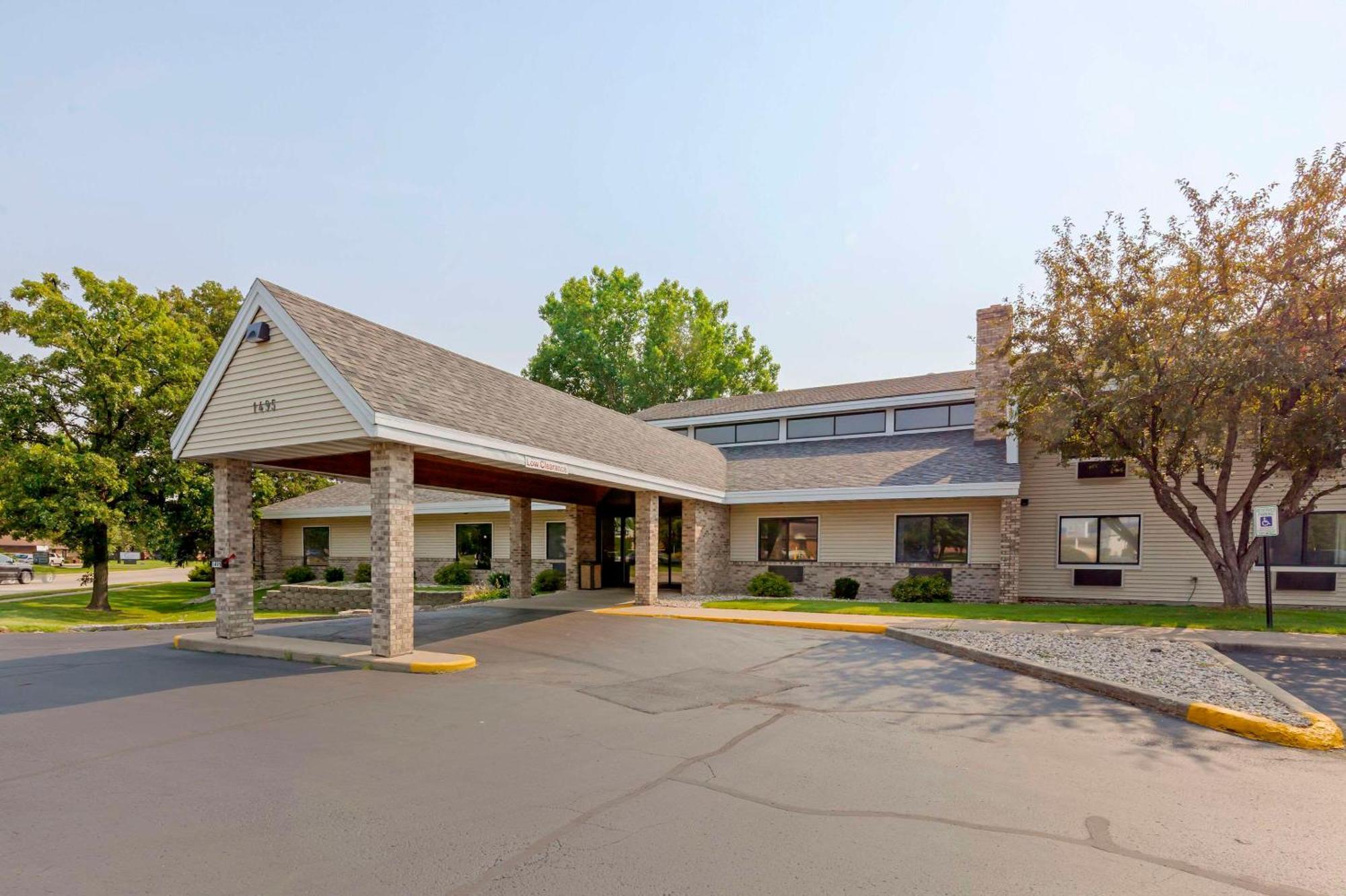Quality Inn Oshkosh Dış mekan fotoğraf